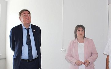Александр Савин посетил общеобразовательную школу в с. Трубино после завершения в ней капитального ремонта