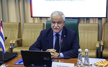 Заместитель Председателя Совета Федерации Константин Косачев провел встречу с Чрезвычайным и Полномочным Послом Республики Куба в РФ