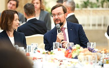 XXVIII Петербургский международный экономический форум (ПМЭФ’25). Открытый диалог «Инвестиции в будущее: инновации как фундамент российской экономики» (Фото банк ПСБ)