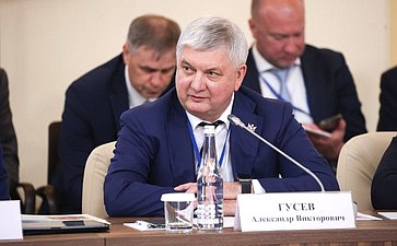 Встреча Председателя СФ Валентины Матвиенко и Председателя Совета Республики Национального собрания Республики Беларусь Натальи Кочановой с руководителями органов государственной власти субъектов Российской Федерации и регионов Республики Беларусь