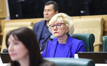 Расширенное заседание Комитета Совета Федерации по науке, образованию и культуре по вопросам обеспечения общеобразовательных организаций учебниками