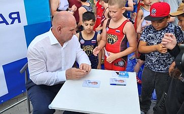 Александр Карелин принял участие в мероприятиях, посвящённых Дню молодёжи и Дню города Новосибирска