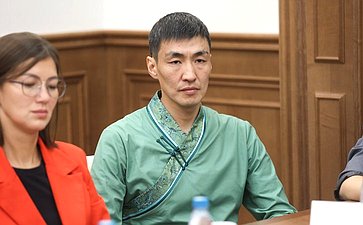 Встреча сенаторов РФ с участниками второго потока образовательной программы «Актуальные проблемы и эффективные практики устойчивого развития коренных малочисленных народов Севера, Сибири и Дальнего Востока»