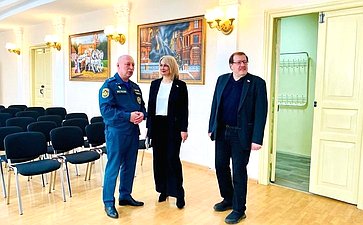 Наталия Косихина и Александр Русаков посетили Главное управление МЧС России по региону