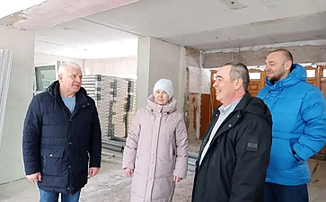 Сергей Мартынов проверил ход капремонта школы в селе Кукнур Республики Марий Эл