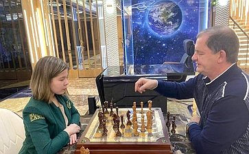 Шахматистка из Екатеринбурга завоевала золото в составе женской сборной на чемпионате мира