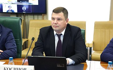 Круглый стол Комитета СФ по экономической политике на тему «О расширении маршрутной сети воздушных перевозок, выполняемых из аэропортов Дальнего Востока»