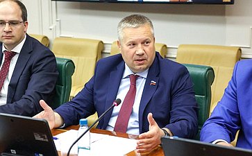 Денис Гусев