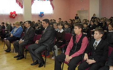 Н. Петрушкин в встретился с педагогическим коллективом и учащимися общеобразовательной школы № 33 города Саранска 5