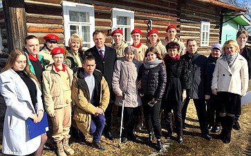 Виктор Новожилов принял участие в акции «Дом со звездой»