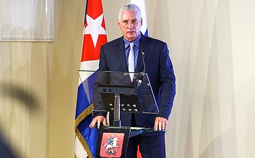 Председатель Совета Федерации Валентина Матвиенко, Президент Кубы Мигель Марио Диас-Канель и Председатель Московской городской Думы Алексей Шапошников открыли фотовыставку, посвящённую 65-летию восстановления российско-кубинских дипломатических отношений
