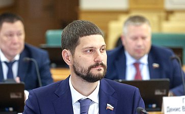 Александр Волошин
