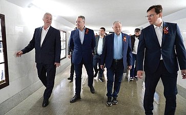 Анатолий Артамонов проверил ход строительства социальных объектов в Кисловодске