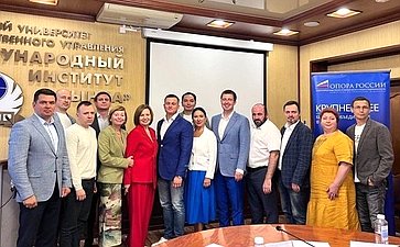 Марина Сидухина приняла участие в работе круглого стола с представителями правления самарского регионального отделения «Опоры России» во главе с председателем Алексеем Ульяниным