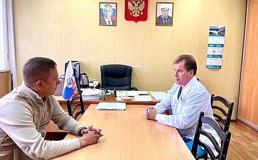 В Сурском районе Айрат Гибатдинов посетил районную больницу, где осмотрел педиатрическое отделение после капитального ремонта и провёл встречу с главным врачом