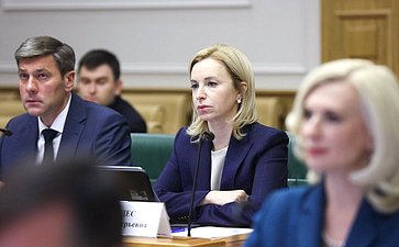 Расширенное заседание Комитета Совета Федерации по науке, образованию и культуре по вопросам обеспечения общеобразовательных организаций учебниками
