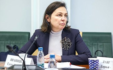 Круглый стол Комитета Совета Федерации по социальной политике на тему «Совершенствование мер поддержки социально ориентированных некоммерческих организаций»