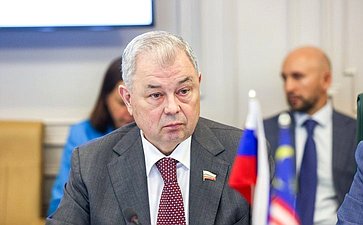 Анатолий Артамонов