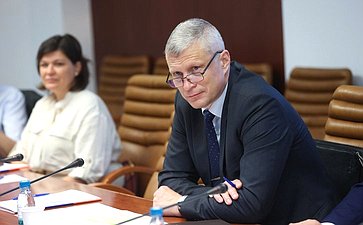 Совещание «О положении дел в Европейском союзе в контексте его милитаризации. Влияние милитаризации ведущих мировых держав на соотношение сил в мире»