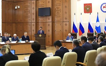Сахамин Афанасьев принял участие в научно-экспертном форуме «Арктика — территория стратегических исследований: итоги, новые вызовы и горизонты»