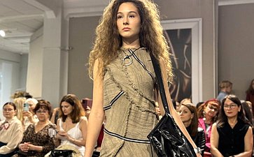Елена Дягилева поздравила организаторов и участников юбилейного фестиваля молодых дизайнеров «НаМОДнение» в Мурманской области