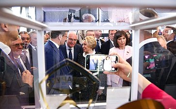 Посещение выставки достижений народного хозяйства регионов России и Беларуси