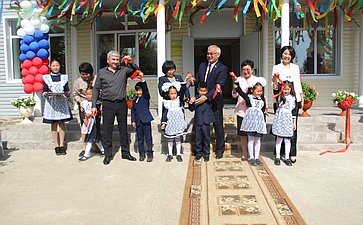 Баир Жамсуев принял участие в открытиях детского сада, общеобразовательной школы, детской школы искусств в селах Агинского Бурятского округа
