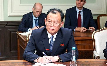 Инна Святенко провела встречу с руководителем группы содействия развитию корейско-российской дружбы в Верховном народном собрании Корейской Народно-Демократической Республики
