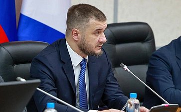 Александр Ролик и Виталий Алтабаев провели расширенное совещание «Перспективы развития малого и среднего предпринимательства на Дальнем Востоке и в Арктике, в том числе в рамках режима Свободный порт Владивосток (СПВ)»
