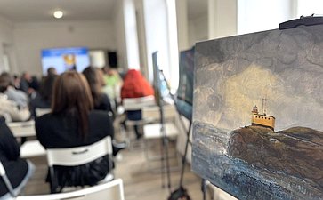 Елена Дягилева выступила спикером панельной дискуссии, посвящённой развитию малых городов. Обсуждение опыта разных субъектов страны состоялось в рамках деловой программы фестиваля в Никеле