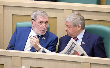 А. Ермаков и Ю. Неелов