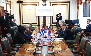 Встреча заместителя Председателя Совета Федерации Константина Косачева с Чрезвычайным и Полномочным Послом Республики Куба в РФ Хулио Антонио Гармендией Пеньей