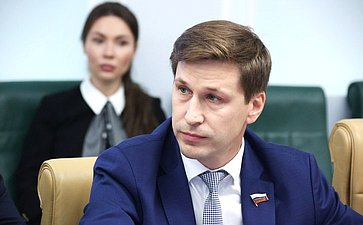 Иван Новиков