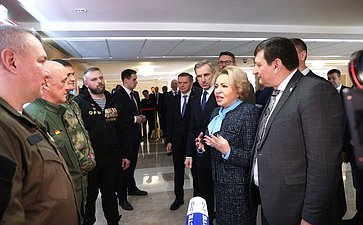 Валентина Матвиенко и Василий Анохин осмотрели выставку Смоленской области