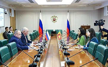 Григорий Карасин провел рабочую встречу с Чрезвычайным и Полномочным Послом Демократической Социалистической Республики Шри-Ланка в РФ Шобини Каушалой Гунасекерой