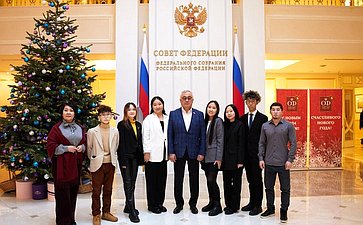 Баир Жамсуев встретился со студентами московских вузов — выпускниками школ Агинского округа
