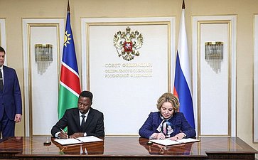 Валентина Матвиенко и Лукас Синимбо Муха подписали Соглашение о сотрудничестве между СФ и Национальным советом Республики Намибии