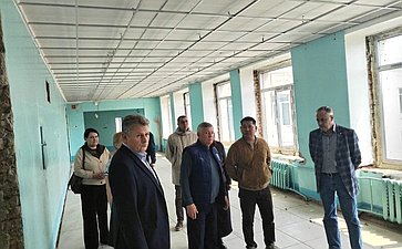 Сергей Михайлов проконтролировал ремонт образовательных учреждений в Забайкалье