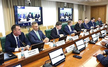 Круглый стол Комитета СФ по экономической политике на тему «О расширении маршрутной сети воздушных перевозок, выполняемых из аэропортов Дальнего Востока»
