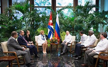 Встреча российской во главе с Председателем Совета Федерации Валентиной Матвиенко состоялась продолжительная встреча с Председателем Государственного совета Кубы Раулем Кастро