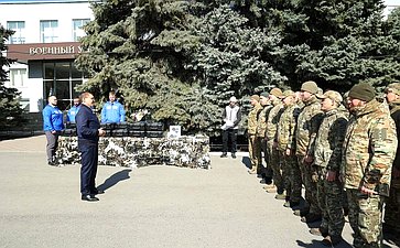 Передача гуманитарного груза бойцам группировки войск «Центр» в Ростовской области