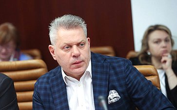Совещание Комитета Совета Федерации по федеративному устройству, региональной политике, местному самоуправлению и делам Севера совместно с Министерством РФ по развитию Дальнего Востока и Арктики
