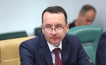 Совещание Комитета СФ по федеративному устройству, региональной политике, МСУ и делам Севера «Совершенствование системы саморегулирования в строительной отрасли»