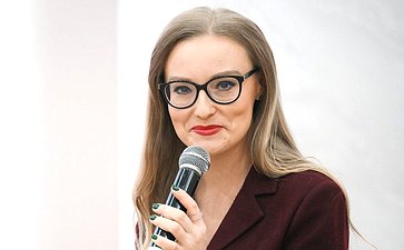 Торжественное открытие трека «Женский взгляд». Мероприятие проходит в рамках XVI Международного экономического форума «Россия – Исламский мир: KazanForum» (фото Международная медиагруппа «Россия сегодня»)