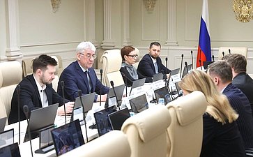 Круглый стол Комитета Совета Федерации по экономической политике «Реализация федерального проекта «Производительность труда» в рамках национального проекта «Эффективная и конкурентная экономика»»