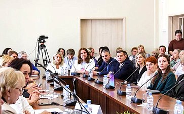 Председатель Комитета СФ по науке, образованию и культуре Лилия Гумерова приняла участие в мероприятиях XVI Международного фестиваля народных ремесел «Праздник топора» в Томске