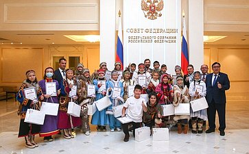 Встреча с детьми-победителями Межнационального культурно-образовательного проекта «МЫ-Россия» в рамках целевой смены «Таланты Арктики. Дети»
