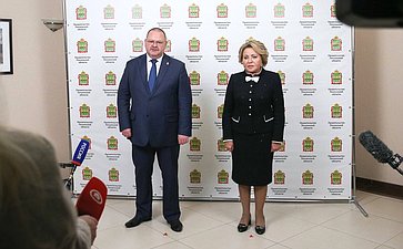 Брифинг Олега Мельниченко и Валентины Матвиенко
