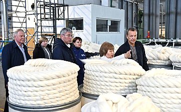 Сенаторы посетили Байкальский текстильный комбинат и ряд производителей продукции из шерсти