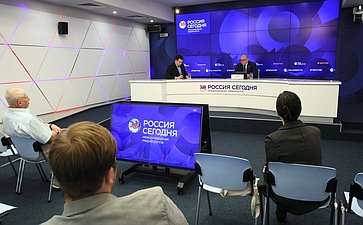 Пресс-конференция заместителя председателя Комитета СФ по экономической политике Константина Долгова